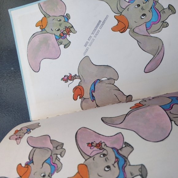 Dumbo  On Land On Sea Book - Picture 7 of 7